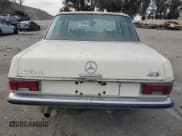 ✅ 1968 Mercedes-Benz 240 • VIN: 11401510014056 • Lot: 47776954. Wystawiony na Copart z przebiegiem 4 642 mil. Bezpłatny archiwum sprzedaży aukcyjnych z USA i szczegółowy raport historii pojazdu na DreamBid. Zdjęcie 6.