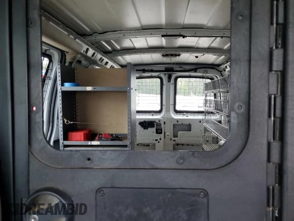 ✅ 2013 Chevrolet Express Cargo • VIN: 1GCSGAFX2D1176837 • Lot: 82147165. Wystawiony na Copart z przebiegiem 284 182 mil. Bezpłatny archiwum sprzedaży aukcyjnych z USA i szczegółowy raport historii pojazdu na DreamBid. Zdjęcie 10.