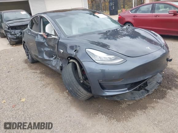 ✅ 2020 Tesla Model 3 Performance • VIN: 5YJ3E1EC2LF784212 • Lot: 43627605. Wystawiony na IAAI z przebiegiem 148 374 mil. Bezpłatny archiwum sprzedaży aukcyjnych z USA i szczegółowy raport historii pojazdu na DreamBid. Zdjęcie 1.