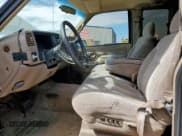 ✅ 1998 GMC Sierra 1500 • VIN: 2GTEC19R1W1548297 • Lot: 81727085. Wystawiony na Copart z przebiegiem 180 906 mil. Bezpłatny archiwum sprzedaży aukcyjnych z USA i szczegółowy raport historii pojazdu na DreamBid. Zdjęcie 7.