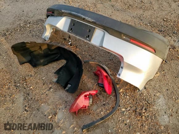 ✅ 2014 Volkswagen Tiguan S • VIN: WVGAV3AX5EW539913 • Лот: 90264585. Опубликован ранее на Copart с пробегом 121 465 миль. Бесплатный доступ к архиву аукционных продаж из США и подробный отчёт об истории автомобиля на DreamBid. Изображение 13.