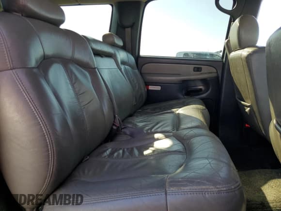 ✅ 2000 Chevrolet Suburban LS • VIN: 3GNFK16T9YG172019 • Лот: 42947145. Опубликован ранее на Copart с пробегом Не указан. Бесплатный доступ к архиву аукционных продаж из США и подробный отчёт об истории автомобиля на DreamBid. Изображение 11.