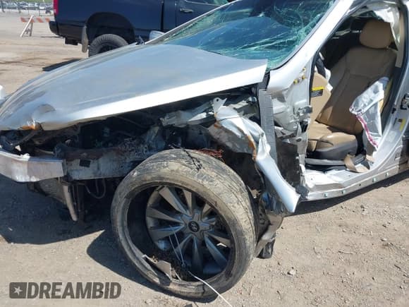 ✅ 2013 Hyundai Azera • VIN: KMHFH4JG5DA270875 • Lot: 41984735. Wystawiony na IAAI z przebiegiem Nie podano. Bezpłatny archiwum sprzedaży aukcyjnych z USA i szczegółowy raport historii pojazdu na DreamBid. Zdjęcie 15.