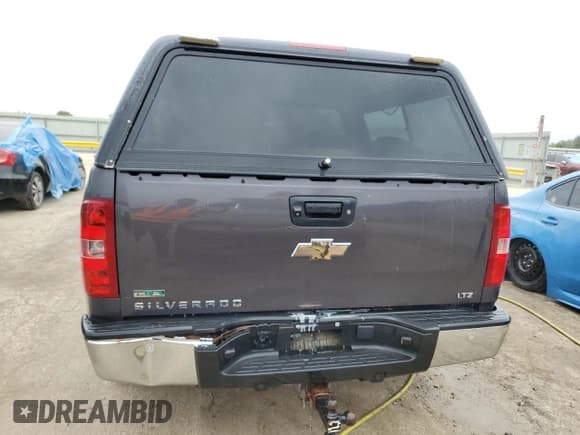 ✅ 2011 Chevrolet Silverado 1500 LTZ • VIN: 1GCPKTE35BF160260 • Лот: 85556535. Опубликован ранее на Copart с пробегом 215 244 миль. Бесплатный доступ к архиву аукционных продаж из США и подробный отчёт об истории автомобиля на DreamBid. Изображение 6.