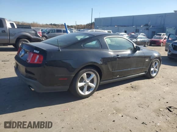 ✅ 2011 Ford Mustang GT Premium • VIN: 1ZVBP8CFXB5130728 • Лот: 91197345. Опубликован ранее на Copart с пробегом 75 737 миль. Бесплатный доступ к архиву аукционных продаж из США и подробный отчёт об истории автомобиля на DreamBid. Изображение 3.
