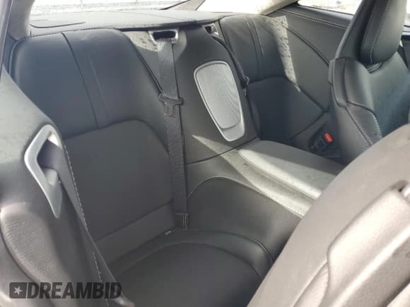 ✅ 2019 Aston Martin DB11 V8 • VIN: SCFRMFAW0KGL06287 • Lot: 62828302. Wystawiony na Copart z przebiegiem Nie podano. Bezpłatny archiwum sprzedaży aukcyjnych z USA i szczegółowy raport historii pojazdu na DreamBid. Zdjęcie 6.