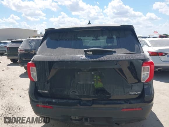 ✅ 2021 Ford Police Interceptor Utility • VIN: 1FM5K8AC0MNA14220 • Lot: 42892749. Wystawiony na IAAI z przebiegiem 108 618 mil. Bezpłatny archiwum sprzedaży aukcyjnych z USA i szczegółowy raport historii pojazdu na DreamBid. Zdjęcie 16.