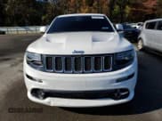 ✅ 2015 Jeep Grand Cherokee SRT • VIN: 1C4RJFDJ1FC653261 • Lot: 89729615. Wystawiony na Copart z przebiegiem 85 611 mil. Bezpłatny archiwum sprzedaży aukcyjnych z USA i szczegółowy raport historii pojazdu na DreamBid. Zdjęcie 5.
