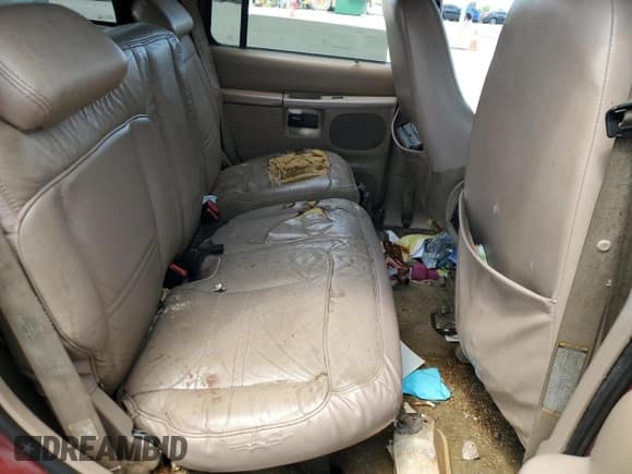 ✅ 1999 Mercury Mountaineer • VIN: 4M2ZU52P2XUJ13626 • Lot: 69231245. Wystawiony na Copart z przebiegiem 222 264 mil. Bezpłatny archiwum sprzedaży aukcyjnych z USA i szczegółowy raport historii pojazdu na DreamBid. Zdjęcie 11.