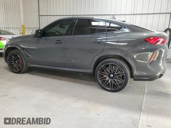 ✅ 2022 BMW X6 M • VIN: 5YMCY0C02N9L05849 • Lot: 50930984. Wystawiony na Copart z przebiegiem 11 766 mil. Bezpłatny archiwum sprzedaży aukcyjnych z USA i szczegółowy raport historii pojazdu na DreamBid. Zdjęcie 2.
