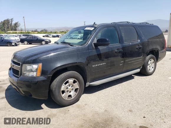 ✅ 2012 Chevrolet Suburban LT • VIN: 1GNSCJE09CR308029 • Lot: 61417255. Listed on Copart with 260,774 mi. Free auction sales archive from the USA and detailed vehicle history report at DreamBid. Image 1.