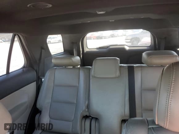 ✅ 2011 Ford Explorer XLT • VIN: 1FMHK7D89BGA79504 • Lot: 71640175. Wystawiony na Copart z przebiegiem 282 097 mil. Bezpłatny archiwum sprzedaży aukcyjnych z USA i szczegółowy raport historii pojazdu na DreamBid. Zdjęcie 10.