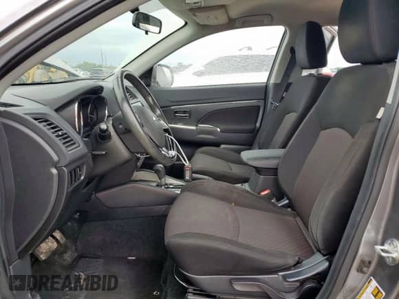 2019 Mitsubishi Outlander SE with VIN JA4AP4AU2KU022810, listed as a Copart auction lot 70257285 with 57,817 mi miles and Salvage title. Bid and sale history available at DreamBid. Image 7.