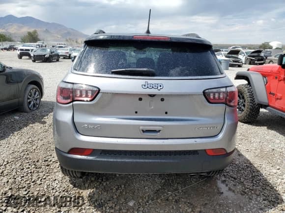 ✅ 2020 Jeep Compass High Altitude • VIN: 3C4NJDCB7LT128086 • Lot: 69826055. Wystawiony na Copart z przebiegiem 139 119 mil. Bezpłatny archiwum sprzedaży aukcyjnych z USA i szczegółowy raport historii pojazdu na DreamBid. Zdjęcie 6.