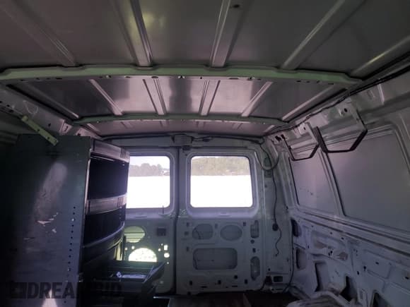 ✅ 2006 Ford Econoline Cargo • VIN: 1FTNE24WX6HB38415 • Lot: 68597985. Wystawiony na Copart z przebiegiem 238 167 mil. Bezpłatny archiwum sprzedaży aukcyjnych z USA i szczegółowy raport historii pojazdu na DreamBid. Zdjęcie 10.