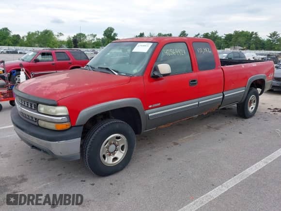 ✅ 2000 Chevrolet Silverado 2500 LS • VIN: 1GCGK29U3YE159782 • Lot: 42568821. Wystawiony na IAAI z przebiegiem 172 387 mil. Bezpłatny archiwum sprzedaży aukcyjnych z USA i szczegółowy raport historii pojazdu na DreamBid. Zdjęcie 2.