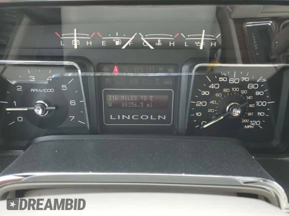 ✅ 2013 Lincoln Navigator • VIN: 5LMJJ2H59DEL05978 • Lot: 82523135. Wystawiony na Copart z przebiegiem 88 356 mil. Bezpłatny archiwum sprzedaży aukcyjnych z USA i szczegółowy raport historii pojazdu na DreamBid. Zdjęcie 9.