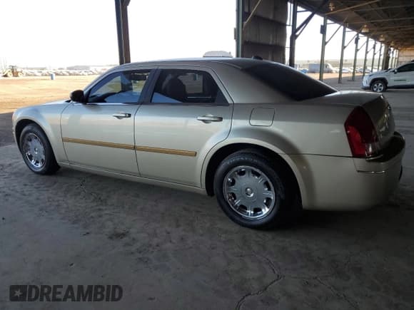 ✅ 2006 Chrysler 300 Touring • VIN: 2C3LA53G06H171307 • Лот: 91315405. Опубликован ранее на Copart с пробегом 86 440 миль. Бесплатный доступ к архиву аукционных продаж из США и подробный отчёт об истории автомобиля на DreamBid. Изображение 2.