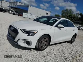 ✅ 2024 Audi A3 Premium Plus • VIN: WAUBUDGY5RA011466 • Lot: 43983725. Wystawiony na Copart z przebiegiem 7 013 mil. Bezpłatny archiwum sprzedaży aukcyjnych z USA i szczegółowy raport historii pojazdu na DreamBid. Zdjęcie 1.