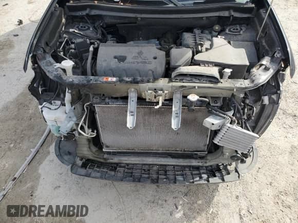 ✅ 2020 Mitsubishi Outlander ES • VIN: JA4AD2A35LZ045281 • Лот: 85327015. Опубликован ранее на Copart с пробегом 130 293 миль. Бесплатный доступ к архиву аукционных продаж из США и подробный отчёт об истории автомобиля на DreamBid. Изображение 12.