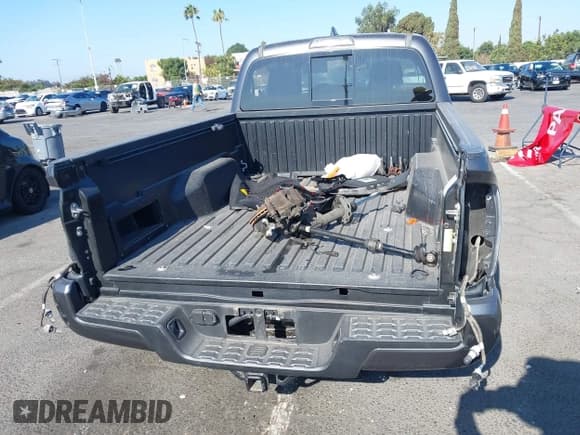 ✅ 2017 Toyota Tacoma SR5 • VIN: 3TMBZ5DN5HM009724 • Lot: 43084042. Listed on IAAI with Not provided. Free auction sales archive from the USA and detailed vehicle history report at DreamBid. Image 16.