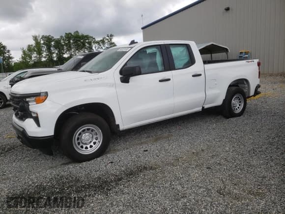 ✅ 2025 Chevrolet Silverado 1500 • VIN: 1GCRKAED1SZ221060 • Лот: 54929165. Опубликован ранее на Copart с пробегом 698 миль. Бесплатный доступ к архиву аукционных продаж из США и подробный отчёт об истории автомобиля на DreamBid. Изображение 1.