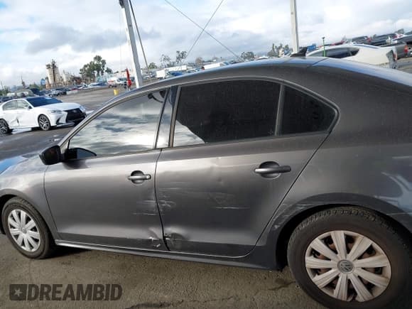 ✅ 2015 Volkswagen Jetta S • VIN: 3VW2K7AJ6FM424594 • Lot: 43720627. Wystawiony na IAAI z przebiegiem 145 834 mil. Bezpłatny archiwum sprzedaży aukcyjnych z USA i szczegółowy raport historii pojazdu na DreamBid. Zdjęcie 14.