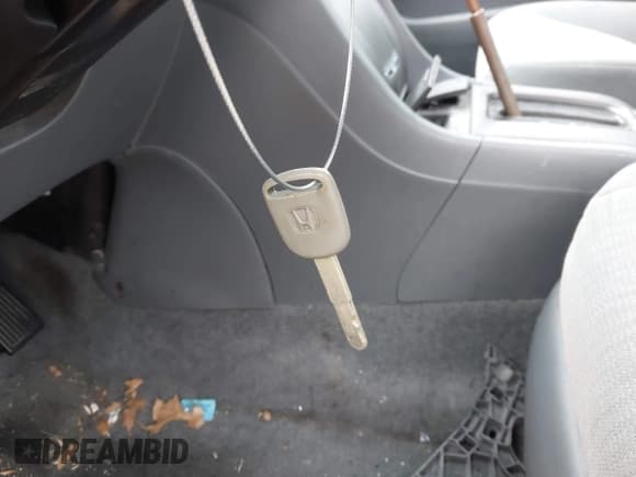 ✅ 2005 Honda Accord LX • VIN: 1HGCM66365A075911 • Lot: 43777968. Listed on IAAI with 233,316 mi. Free auction sales archive from the USA and detailed vehicle history report at DreamBid. Image 11.