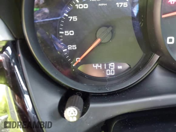 ✅ 2021 Porsche Macan • VIN: WP1AA2A57MLB10702 • Lot: 42697207. Wystawiony na IAAI z przebiegiem 44 119 mil. Bezpłatny archiwum sprzedaży aukcyjnych z USA i szczegółowy raport historii pojazdu na DreamBid. Zdjęcie 15.