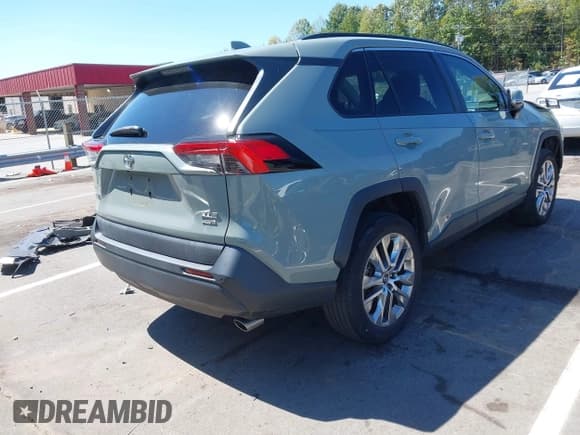 ✅ 2021 Toyota RAV4 XLE Premium • VIN: 2T3A1RFV1MW158079 • Lot: 43158841. Listed on IAAI with 68,219 mi. Free auction sales archive from the USA and detailed vehicle history report at DreamBid. Image 4.