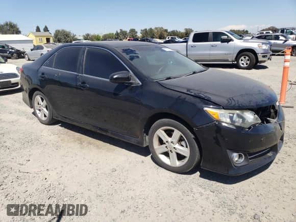 2014 Toyota Camry L z VIN 4T1BF1FK3EU306028, wystawiony jako Copart lot #67279795 z przebiegiem 163 511 mil mil oraz Szkoda całkowita • Salvage title. Historia ofert i sprzedaży dostępna na DreamBid. Obrazek 4.
