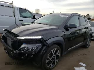 ✅ 2023 Hyundai Kona Limited • VIN: KM8K5CA34PU945326 • Лот: 41461234. Опубликован ранее на Copart с пробегом 12 726 миль. Бесплатный доступ к архиву аукционных продаж из США и подробный отчёт об истории автомобиля на DreamBid. Изображение 1.