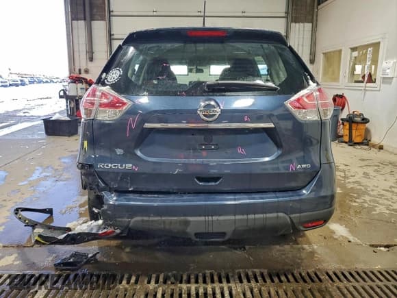 ✅ 2015 Nissan Rogue SL • VIN: 5N1AT2MV1FC823133 • Lot: 94942535. Listed on Copart with 84,690 mi. Free auction sales archive from the USA and detailed vehicle history report at DreamBid. Image 6.