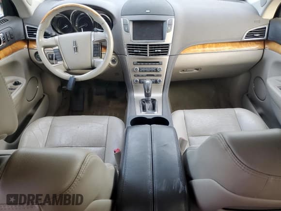 ✅ 2010 Lincoln MKT EcoBoost • VIN: 2LMHJ5AT2ABJ13938 • Лот: 67573994. Опубликован ранее на Copart с пробегом Не указан. Бесплатный доступ к архиву аукционных продаж из США и подробный отчёт об истории автомобиля на DreamBid. Изображение 8.