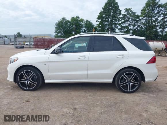 ✅ 2019 Mercedes-Benz GLE 43 AMG • VIN: 4JGDA6EB6KB197321 • Lot: 42699160. Listed on IAAI with 80,624 mi. Free auction sales archive from the USA and detailed vehicle history report at DreamBid. Image 14.