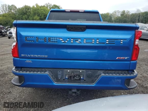 ✅ 2022 Chevrolet Silverado 1500 RST • VIN: 1GCUDEED9NZ593570 • Lot: 81027695. Wystawiony na Copart z przebiegiem 57 319 mil. Bezpłatny archiwum sprzedaży aukcyjnych z USA i szczegółowy raport historii pojazdu na DreamBid. Zdjęcie 6.