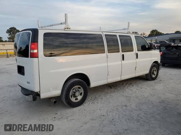 2016 Chevrolet Express Passenger LT с VIN 1GAZGPFG2G1269808, выставлен на аукционе Copart как лот 42686785 с пробегом 157 121 миль миль и Списание • Salvage title. История ставок и продаж доступна на DreamBid. Изображение 3.