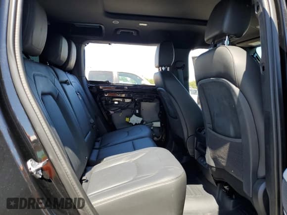 ✅ 2024 Land Rover Defender S • VIN: SALEJ7EX0R2347551 • Лот: 58010675. Опубликован ранее на Copart с пробегом 10 391 миль. Бесплатный доступ к архиву аукционных продаж из США и подробный отчёт об истории автомобиля на DreamBid. Изображение 11.