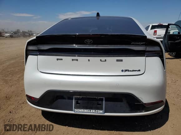 2024 Toyota Prius SE z VIN JTDACACU2R3017135, wystawiony jako Copart lot #68220315 z przebiegiem 16 476 mil mil oraz Szkoda całkowita • Salvage title. Historia ofert i sprzedaży dostępna na DreamBid. Obrazek 6.