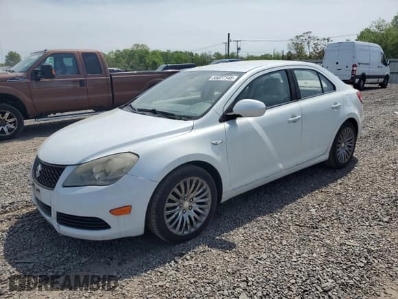 ✅ 2011 Suzuki Kizashi SE • VIN: JS2RF9A39B6110067 • Lot: 55027145. Wystawiony na Copart z przebiegiem 56 962 mil. Bezpłatny archiwum sprzedaży aukcyjnych z USA i szczegółowy raport historii pojazdu na DreamBid. Zdjęcie 1.