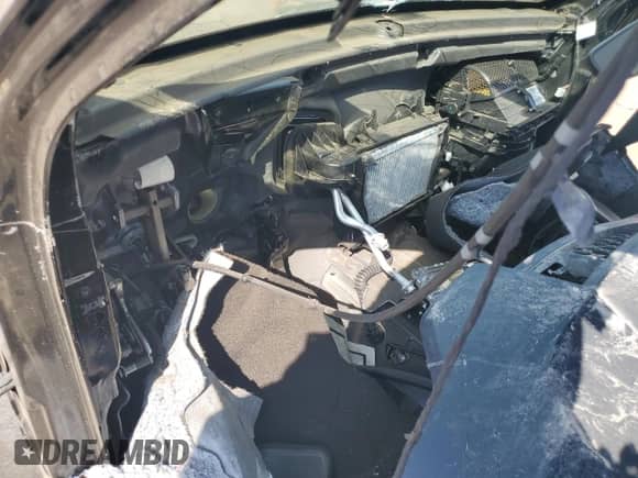 2025 Dodge Durango GT z VIN 1C4RDJDG6SC524361, wystawiony jako Copart lot #53631005 z przebiegiem Nie podano mil oraz Nie do naprawy • Non repairable. Historia ofert i sprzedaży dostępna na DreamBid. Obrazek 9.