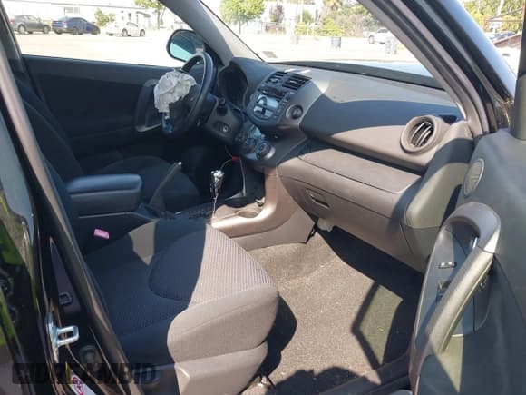 ✅ 2011 Toyota RAV4 Sport • VIN: JTMRK4DV9B5101283 • Lot: 42439513. Listed on IAAI with 53,774 mi. Free auction sales archive from the USA and detailed vehicle history report at DreamBid. Image 5.