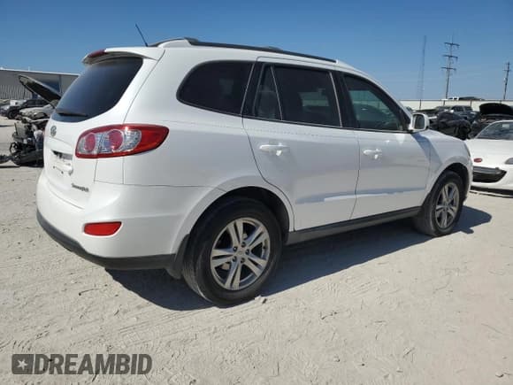 ✅ 2011 Hyundai Santa Fe SE • VIN: 5XYZH4AG4BG059858 • Lot: 77555074. Listed on Copart with 213,721 mi. Free auction sales archive from the USA and detailed vehicle history report at DreamBid. Image 3.