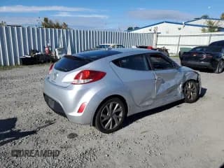 ✅ 2017 Hyundai Veloster • VIN: KMHTC6AD9HU315095 • Lot: 74032994. Wystawiony na Copart z przebiegiem 115 973 mil. Bezpłatny archiwum sprzedaży aukcyjnych z USA i szczegółowy raport historii pojazdu na DreamBid. Zdjęcie 3.