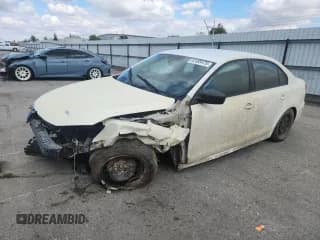 ✅ 2014 Volkswagen Jetta S • VIN: 3VW2K7AJ0EM381546 • Lot: 82488475. Listed on Copart with 140,067 mi. Free auction sales archive from the USA and detailed vehicle history report at DreamBid. Image 1.