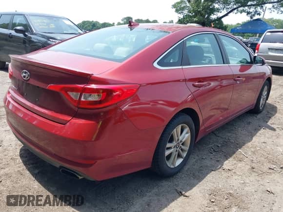 2016 Hyundai Sonata 2.4L z VIN 5NPE24AF0GH395112, wystawiony jako IAAI lot #42568193 z przebiegiem 103 612 mil mil oraz . Historia ofert i sprzedaży dostępna na DreamBid. Obrazek 4.