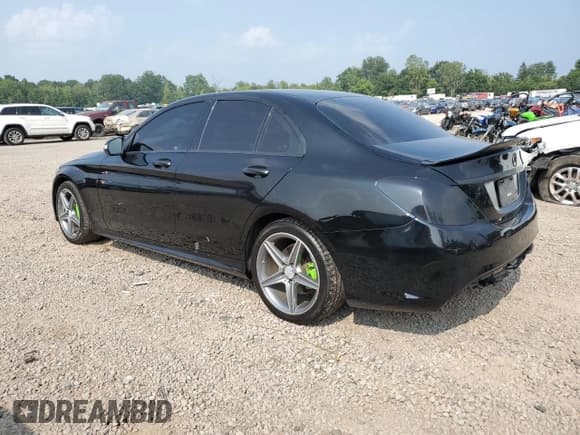 ✅ 2015 Mercedes-Benz C 400 • VIN: 55SWF6GB3FU019279 • Lot: 67907625. Wystawiony na Copart z przebiegiem 152 722 mil. Bezpłatny archiwum sprzedaży aukcyjnych z USA i szczegółowy raport historii pojazdu na DreamBid. Zdjęcie 2.