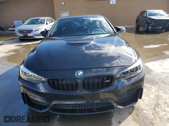 ✅ 2019 BMW M4 • VIN: WBS4Y9C57KAG67209 • Lot: 44204445. Wystawiony na Copart z przebiegiem 52 605 mil. Bezpłatny archiwum sprzedaży aukcyjnych z USA i szczegółowy raport historii pojazdu na DreamBid. Zdjęcie 5.