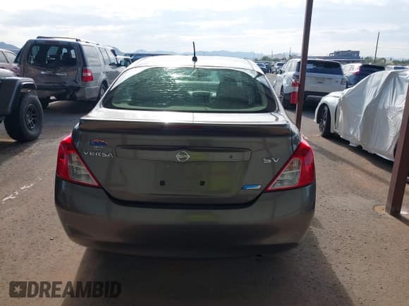 ✅ 2013 Nissan Versa S Plus • VIN: 3N1CN7AP5DL888422 • Lot: 42657923. Wystawiony na IAAI z przebiegiem 167 549 mil. Bezpłatny archiwum sprzedaży aukcyjnych z USA i szczegółowy raport historii pojazdu na DreamBid. Zdjęcie 16.