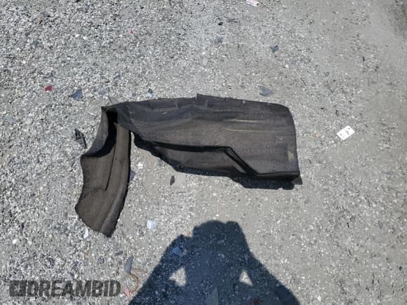 ✅ 2015 Volvo XC60 T6 Platinum • VIN: YV4902RM6F2667688 • Lot: 62876345. Wystawiony na Copart z przebiegiem 79 776 mil. Bezpłatny archiwum sprzedaży aukcyjnych z USA i szczegółowy raport historii pojazdu na DreamBid. Zdjęcie 13.